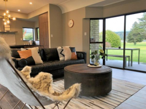 Luxury K-Lodge with Golf course view-Rotorua, Rotorua